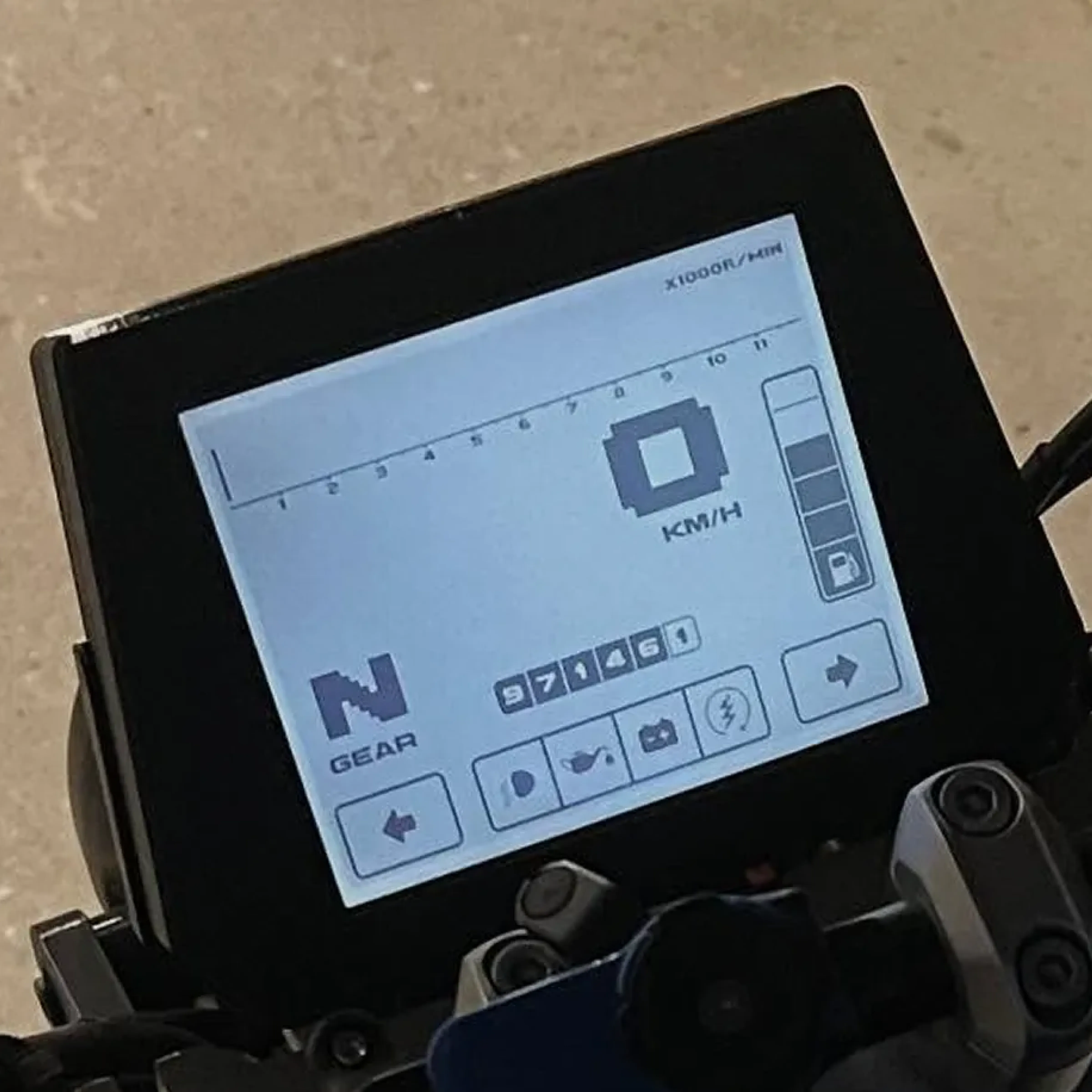 Yamaha XJR 1300 — Device Interface